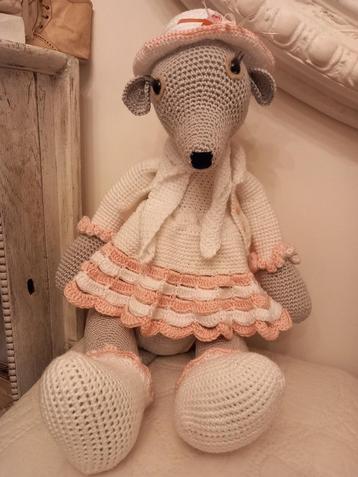schattige gehaakte knuffel muis, meisje.48 cm. beschikbaar voor biedingen
