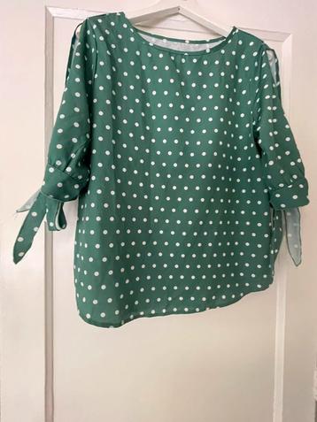 Zgan groene blouse top witte noppen open mouw maat M 38/40 beschikbaar voor biedingen