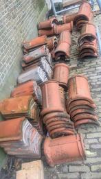 Nokvorsten en oude holle dakpannen t.e.a.b, Doe-het-zelf en Verbouw, Gebruikt, Steen of Klei, Ophalen of Verzenden, 15 m² of meer