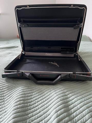 Samsonite Attaché Koffer met Sleutels beschikbaar voor biedingen