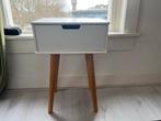 Twee witte nachtkastjes met lade, Huis en Inrichting, Ophalen, Gebruikt, Hout