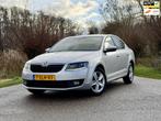 Skoda Octavia 1.2 TSI Greentech Elegance Businessline 5DRS N, Auto's, Skoda, Voorwielaandrijving, Euro 5, Gebruikt, Beige