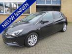 Opel Astra 1.6 Innovation-200PK-LEER-NAVI-CRUISE-NAP!, Auto's, Voorwielaandrijving, 4 cilinders, Zwart, Leder