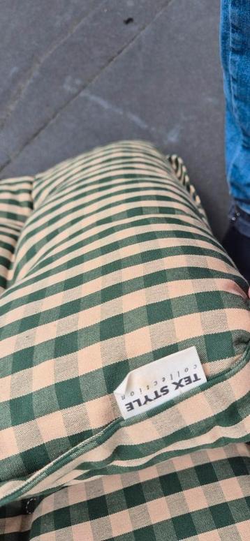 Te koop 4st groene beige tuinstoelen-kussens.  beschikbaar voor biedingen