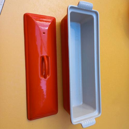 Le Creuset geëmailleerde gietijzeren terrine 32 cm oranje, Huis en Inrichting, Keuken | Potten en Pannen, Gebruikt, Overige typen