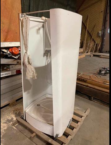 Nooddouche beschikbaar voor biedingen