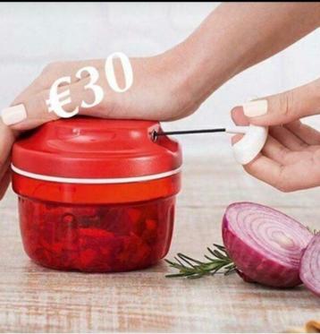 FIJNE turbochef met 3 messen & trekkoord van TUPPERWARE ROOD beschikbaar voor biedingen