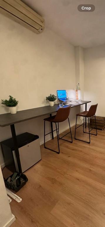 Bureau in hoogte verstelbaar beschikbaar voor biedingen