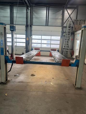 Omcn 4 Koloms Hefbrug 3500kg - Rijbaan 5 meter beschikbaar voor biedingen