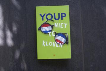 YOUP: NIET TE KLOVEN.. Youp van `t Hek.. (2023) beschikbaar voor biedingen
