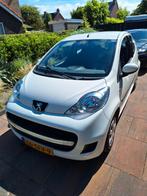 Peugeot 107 1.0 12V E-vti 68PK 3DR 2011 Wit, Voorwielaandrijving, Stof, Zwart, 4 stoelen