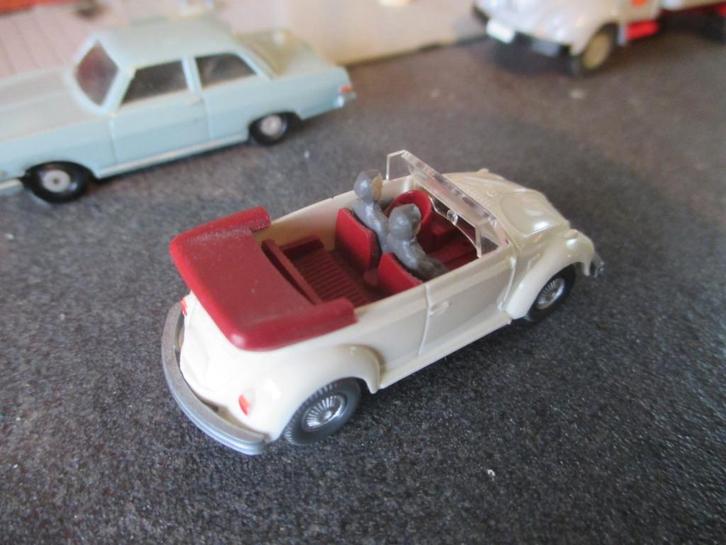 Volkswagen 1302 LS Cabriolet - Wiking 033 met inzittenden, Hobby en Vrije tijd, Modelauto's | 1:87, Zo goed als nieuw, Auto, Wiking