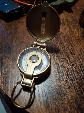 Vintage Ingenieurs Richting Kompas beschikbaar voor biedingen