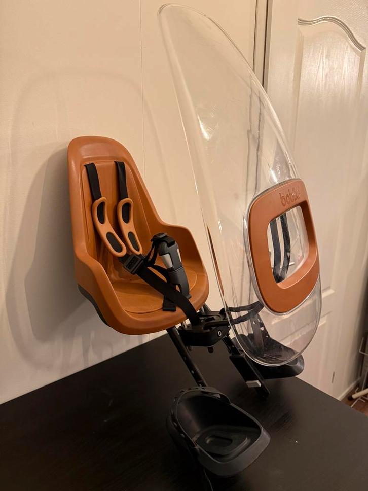 Bobike Voorzitje met windscherm, Fietsen en Brommers, Fietsaccessoires | Fietsstoeltjes, Gebruikt, Voorzitje, 9 t/m 18 kg, Voetsteuntjes