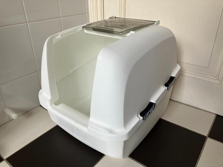 Kattenbak in nieuwstaat 55 x 47 x 44 cm + kattenbakvulling, Dieren en Toebehoren, Kattenbakken, Zo goed als nieuw, Gesloten, Ophalen of Verzenden