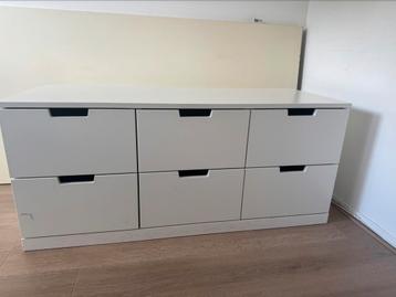 Witte ladekast met 6 lades beschikbaar voor biedingen