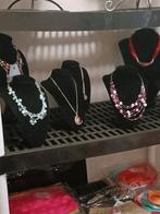 Te koop armbanden kettingen oorbellen, Ophalen, Nieuw, Overige kleuren, Overige materialen