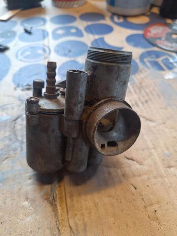 Russische Carburateur - Oldtimer / Universeel beschikbaar voor biedingen