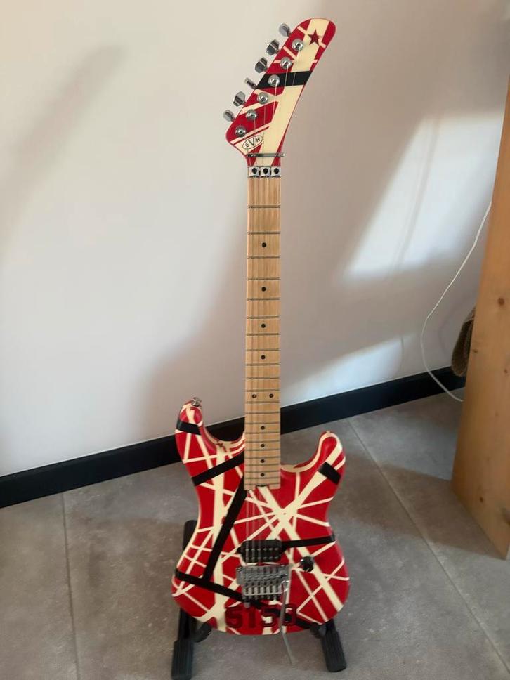 EVH Striped - 5150, Muziek en Instrumenten, Snaarinstrumenten | Gitaren | Elektrisch, Zo goed als nieuw, Solid body, Overige merken