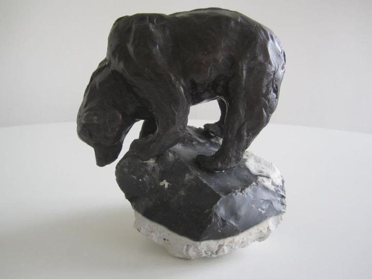 Vissende Beer ;  Brons ; Tineke Hoogendam, Antiek en Kunst, Kunst | Beelden en Houtsnijwerken, Ophalen of Verzenden