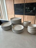 Beige japandi servies voor 12 personen, Huis en Inrichting, Keuken | Servies, Nieuw, Ophalen of Verzenden, Bord(en), Overige stijlen