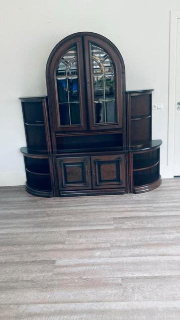 Houten kast met glas 6 delig