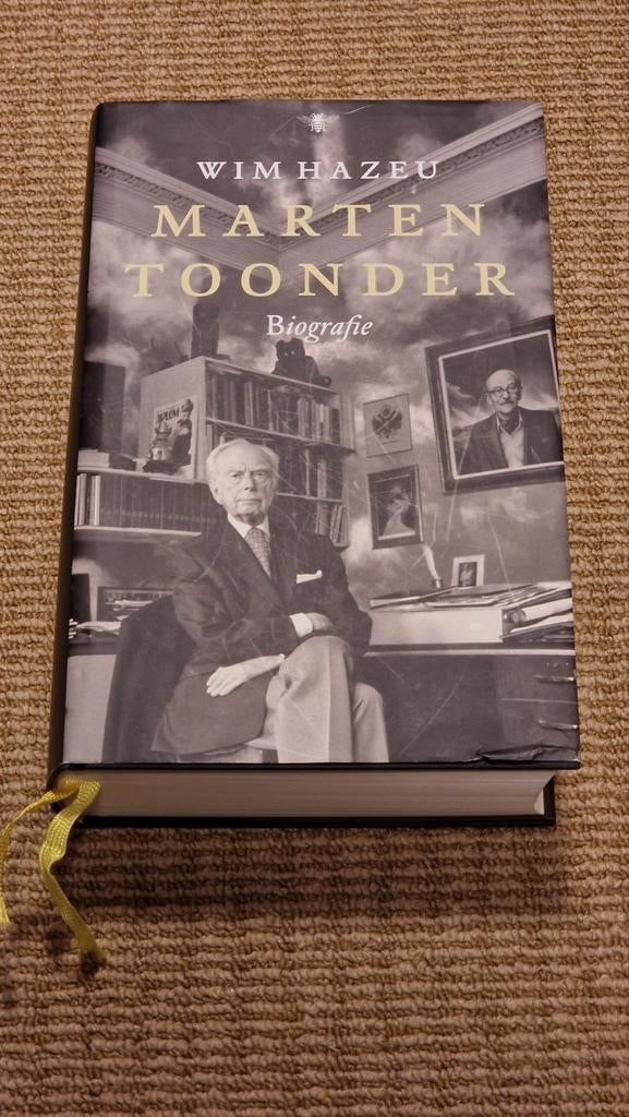 Marten Toonder Biografie - Wim Hazeu, Ophalen of Verzenden, Zo goed als nieuw, Sport