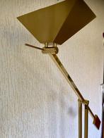 Hoge messing uplighter met voetdimmer in fraai design!, Huis en Inrichting, Lampen | Vloerlampen, Ophalen, Gebruikt, 150 tot 200 cm