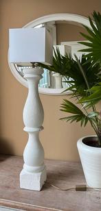 Balusterlamp hout wit en groot hoge lamp - Landelijke Stijl, Antiek en Kunst, Antiek | Lampen, Ophalen of Verzenden