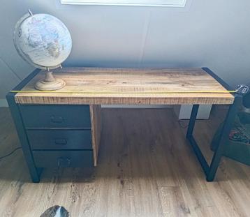 Mangohout / Staal Bureau 145 cm. beschikbaar voor biedingen