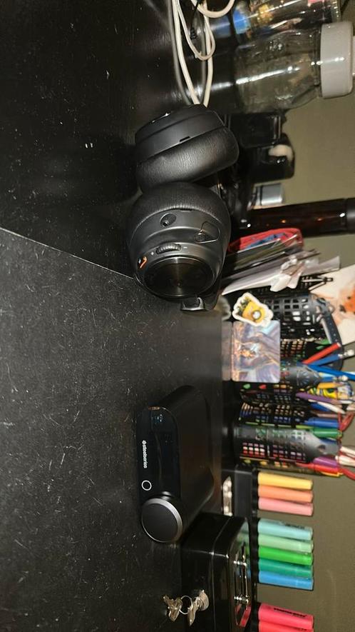 SteelSeries Arctis Nova Pro Wireless, Computers en Software, Headsets, Zo goed als nieuw, On-ear, Draadloos, Gaming headset, Inklapbare microfoon