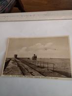 IJMUIDEN  NOORD EN ZUIDPIER MET PEILHUISJE UITGAANDE, Ophalen of Verzenden, 1920 tot 1940, Noord-Holland