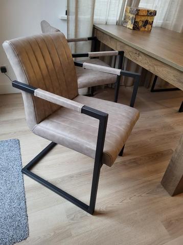 Eetkamerstoelen nieuw 4 stuks beschikbaar voor biedingen