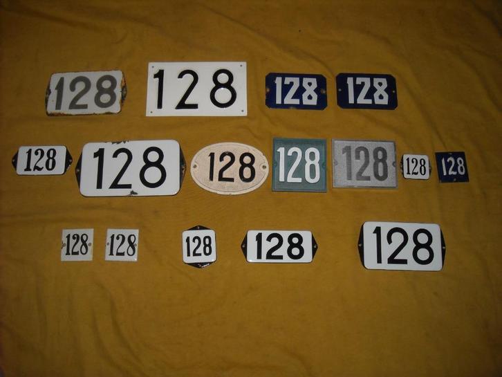 oud emaille huisnummer 128 ook 129 130 131 132 133 134 135 3, Antiek en Kunst, Antiek | Emaille, Ophalen of Verzenden