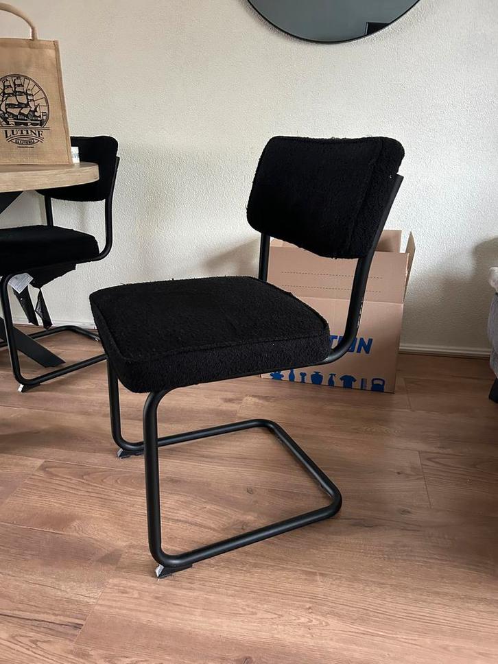 4 Zwarte Teddy Eetkamerstoelen - Wegens Verhuizing, Huis en Inrichting, Stoelen, Gebruikt, Vier, Stof, Zwart, Ophalen