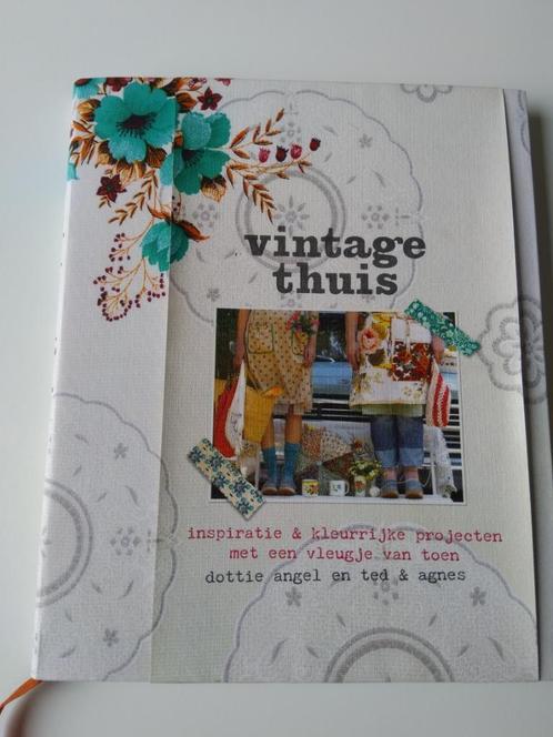Vintage thuis, boek, Boeken, Hobby en Vrije tijd, Gelezen, Overige onderwerpen, Ophalen of Verzenden