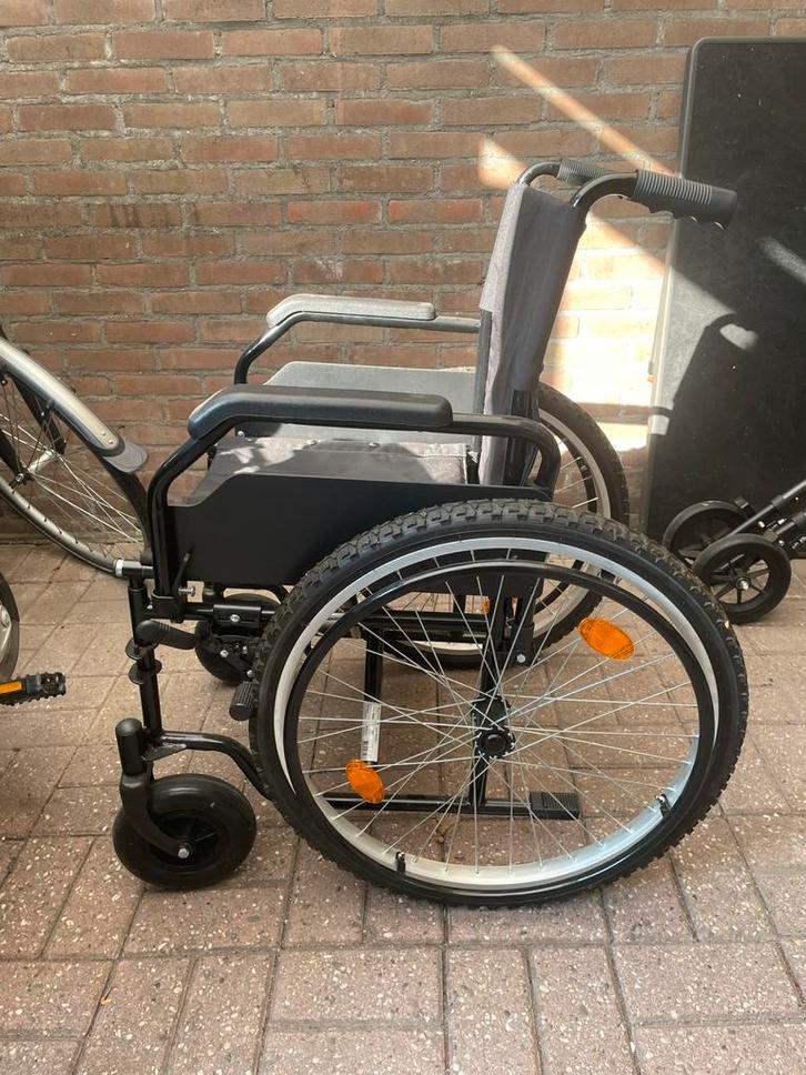 SKY rolstoel, amper gebruikt, Diversen, Rolstoelen, Zo goed als nieuw, Duwrolstoel, Ophalen