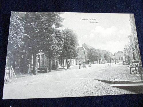 Woudrichem. Woerkum. (NB) Hoogstraat met Wasdag.  ca. 1914, Verzamelen, Ansichtkaarten | Nederland, Gelopen, Noord-Brabant, Voor 1920