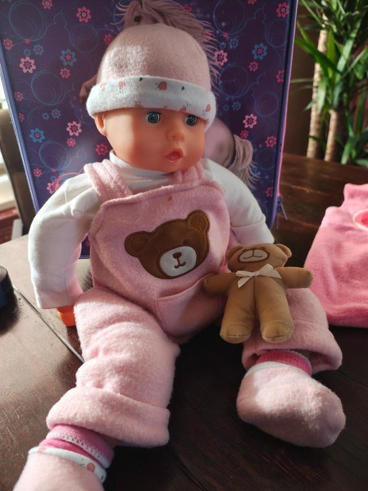 Schattige Pop  “Kleine Lisa” met veel kleren, Kinderen en Baby's, Speelgoed | Poppen, Gebruikt, Babypop, Ophalen of Verzenden