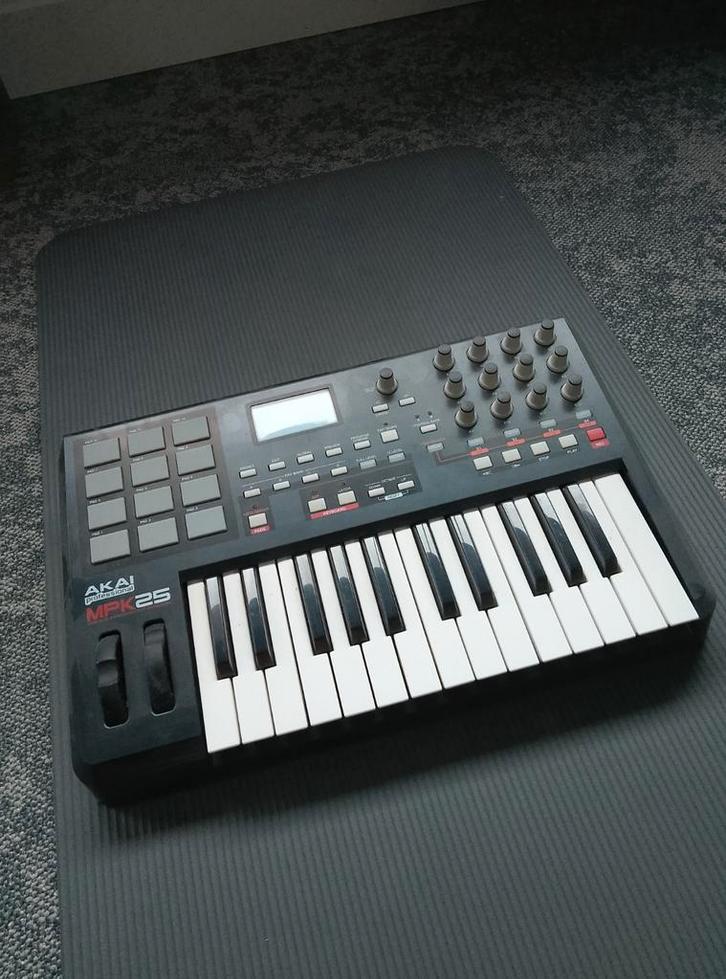 Akai MPK25 MIDI Keyboard, Muziek en Instrumenten, Keyboards, Gebruikt, Overige aantallen, Overige merken, Aanslaggevoelig, Midi-aansluiting