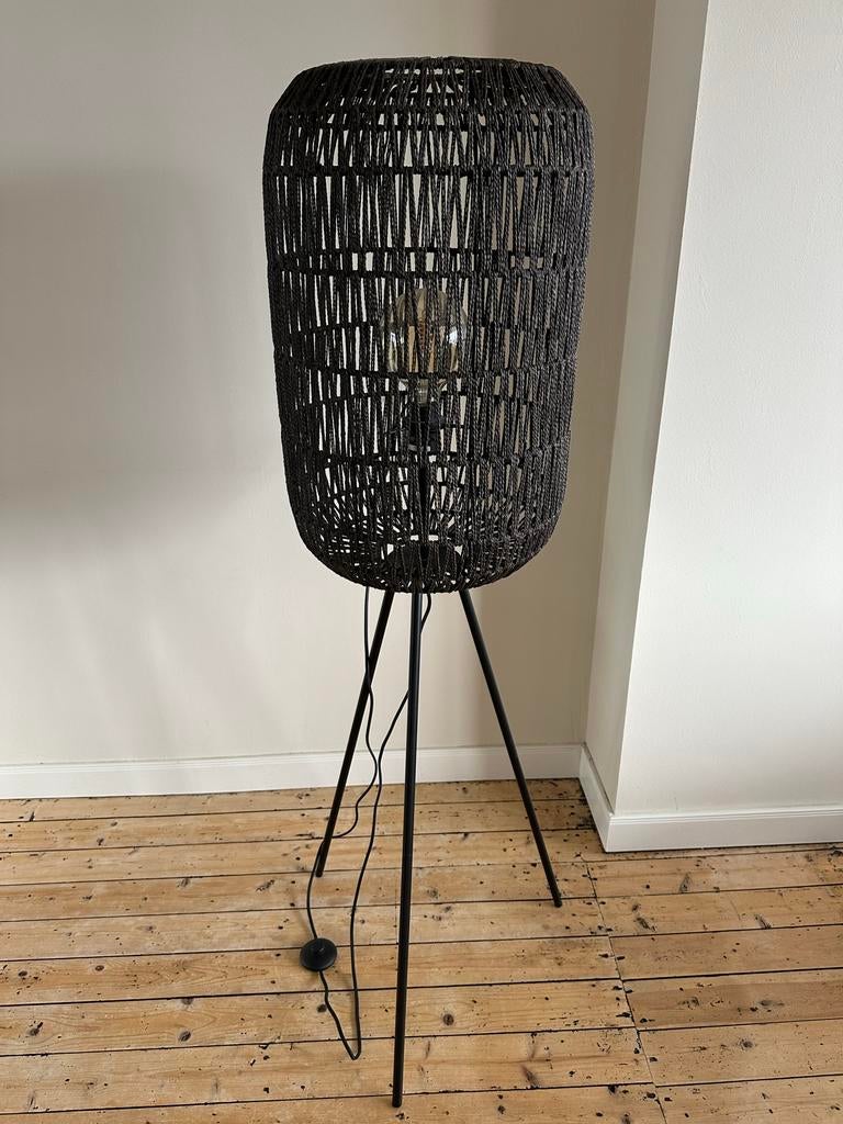 Zwarte Kwantum lamp - zo goed als nieuw, Ophalen, Zo goed als nieuw, Metaal, 100 tot 150 cm
