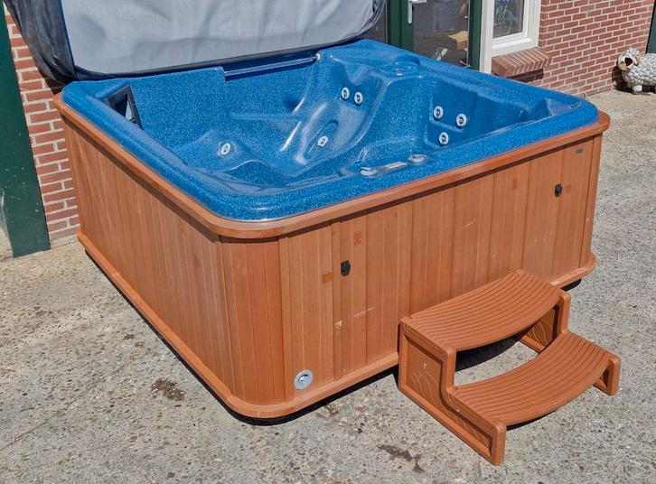 Amerikaanse 6 persoons Sunbelt Spa Jacuzzi, Tuin en Terras, Bubbelbaden en Hottubs, Zo goed als nieuw, Ophalen