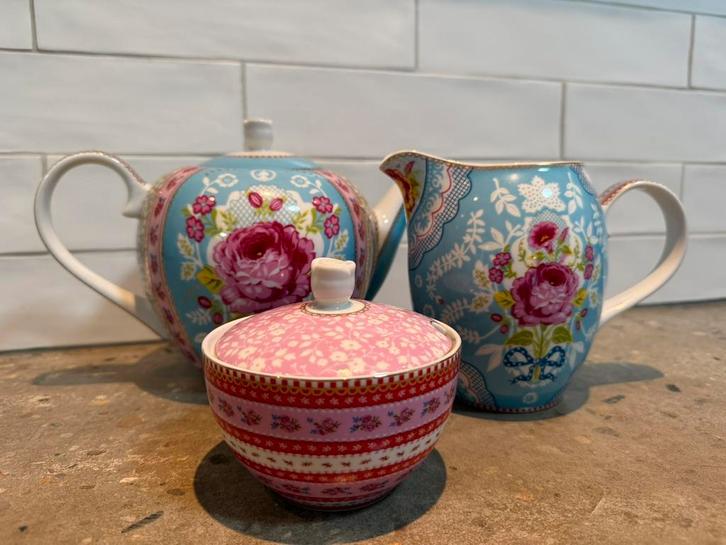 Pip Studio | Theeset, Huis en Inrichting, Keuken | Servies, Zo goed als nieuw, Overige typen, Overige stijlen, Porselein, Ophalen of Verzenden