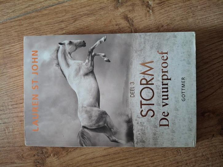 Lauren St John - De vuurproef, Boeken, Kinderboeken | Jeugd | 10 tot 12 jaar, Gelezen, Ophalen of Verzenden