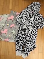 Onesie 152 + ( Bank) Dekentje, Kinderen en Baby's, Kinderkleding | Maat 152, Gebruikt, Ophalen