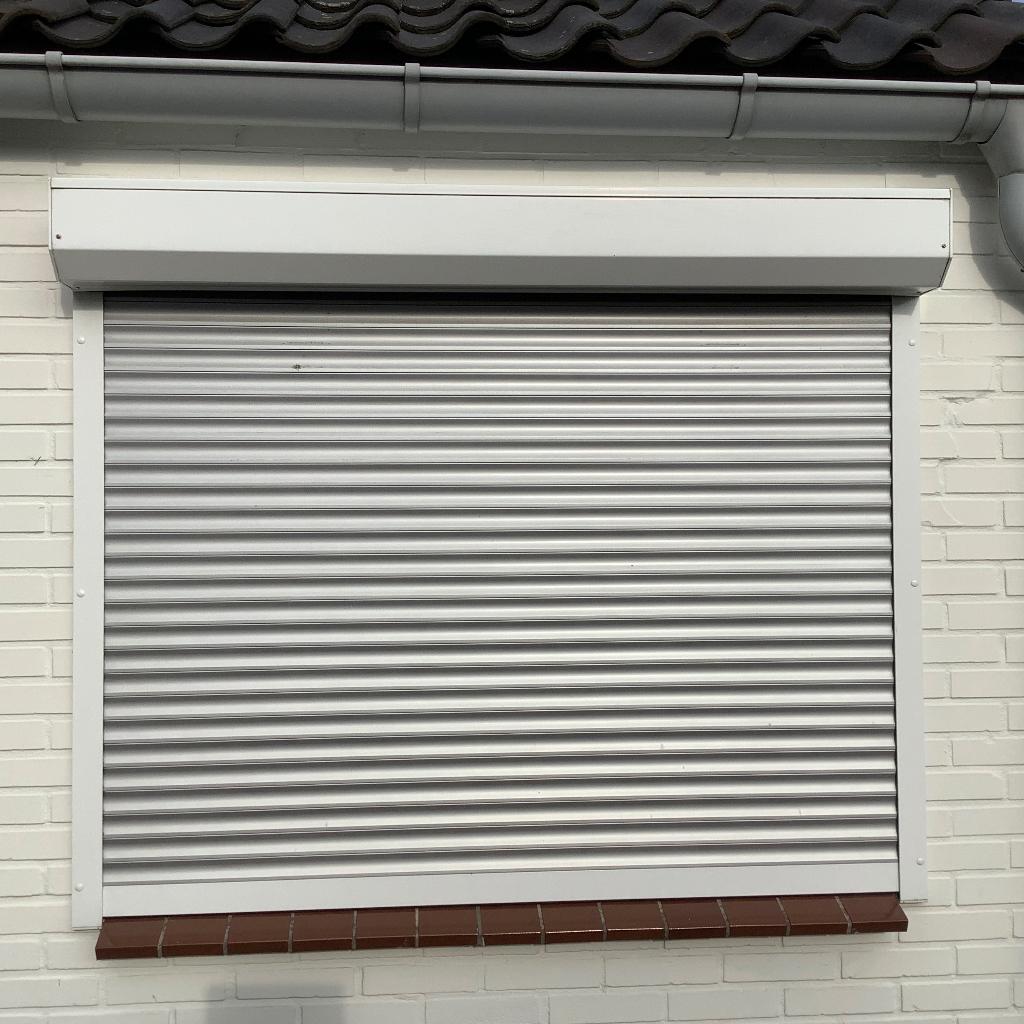 Rolluik elektrisch bediend merk Heroal, Doe-het-zelf en Verbouw, Rolluiken, Zo goed als nieuw, 100 tot 150 cm, 150 tot 200 cm