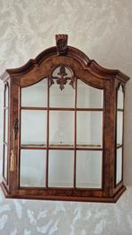 Wortelnoten vitrinekast hangkast., Huis en Inrichting, Ophalen, 50 tot 100 cm, Zo goed als nieuw, Minder dan 100 cm