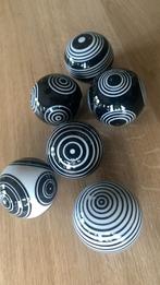 6 glazen zwart/wit ballen. Gekocht bij Hulshoff disign, Ophalen