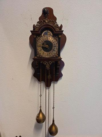 Aparte zaanse klok beschikbaar voor biedingen