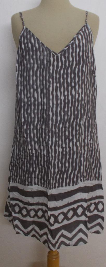 Leuk batik/Ibiza look bruin tinten print jurkje! M, Kleding | Dames, Jurken, Zo goed als nieuw, Maat 38/40 (M), Bruin, Knielengte